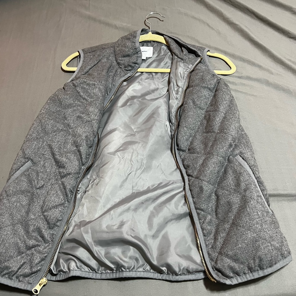 Old navy puffer vest